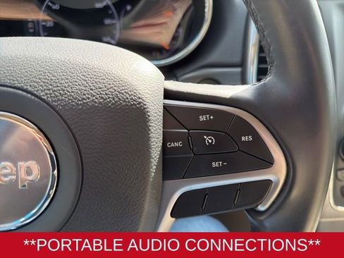 Used 2021 Jeep Grand Cherokee Laredo image 13