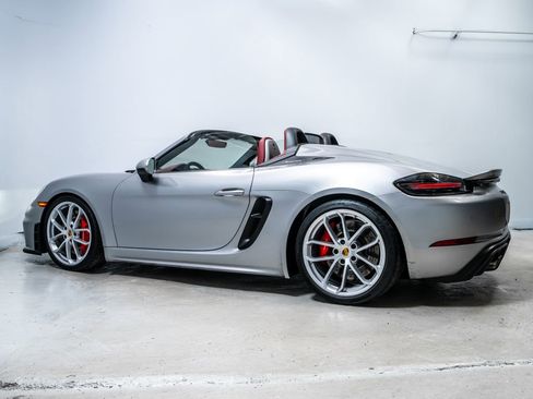Certified 2021 Porsche 718 Boxster Spyder image 2