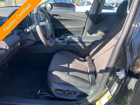 Used 2025 Toyota Camry LE image 11