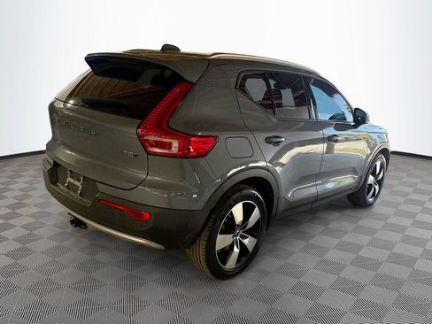 Used 2021 Volvo XC40 T5 Momentum w/ Protection Package Premier AWD/4WD image 6