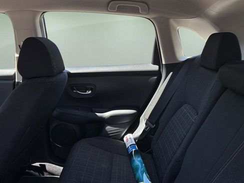 Used 2023 Honda HR-V LX image 15