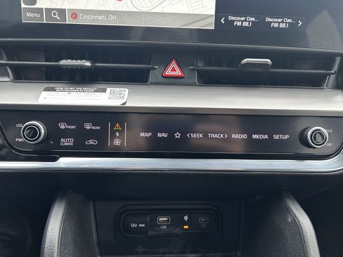 Used 2023 Kia Sportage EX image 15