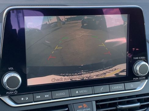 Used 2025 Nissan Altima 2.5 SV image 24