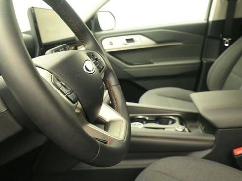 New 2026 Ford Explorer Active RWD image 20