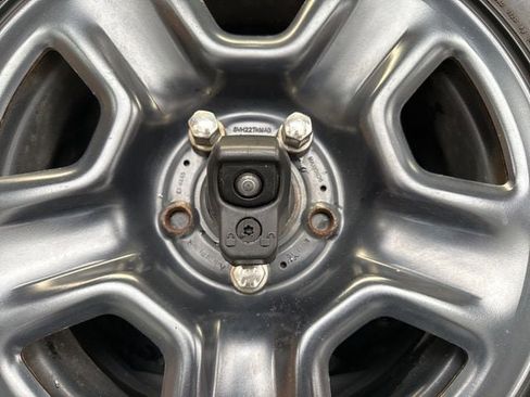 Used 2019 Jeep Wrangler Sport image 18