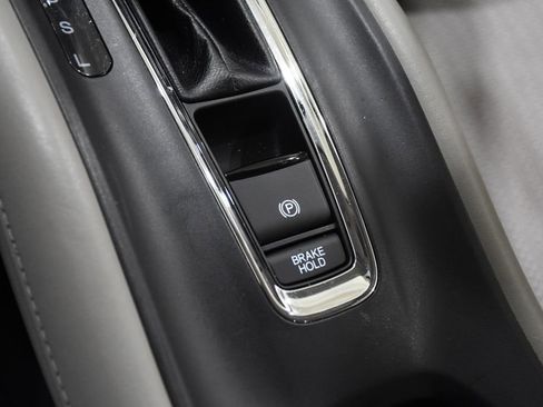 Used 2018 Honda HR-V LX image 23