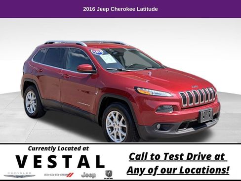 Used 2016 Jeep Cherokee Latitude AWD/4WD image 1