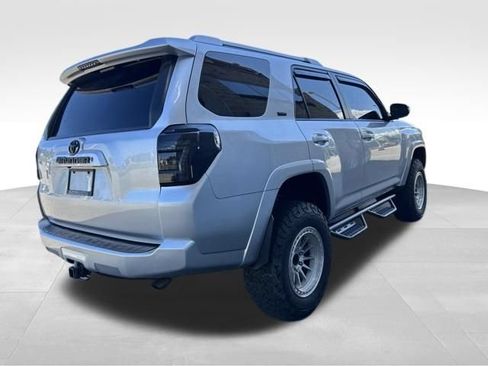 Used 2016 Toyota 4Runner SR5 RWD image 5