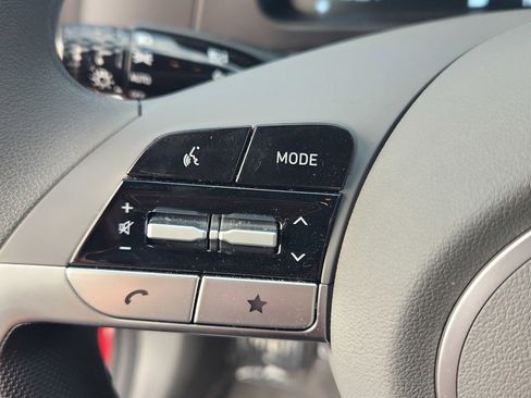 Certified 2025 Hyundai Elantra Blue image 19