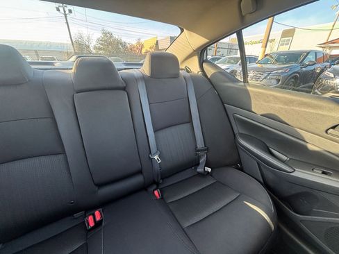 Used 2025 Nissan Altima 2.5 SV image 38