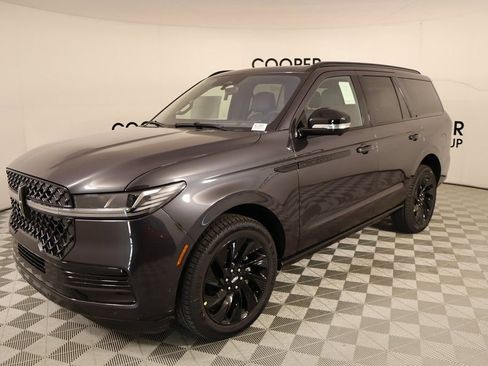 New 2025 Lincoln Navigator Reserve w/ Jet Appearance Package image 10