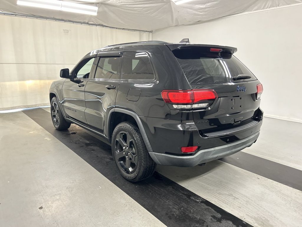 Used 2018 Jeep Grand Cherokee Laredo AWD/4WD image 7