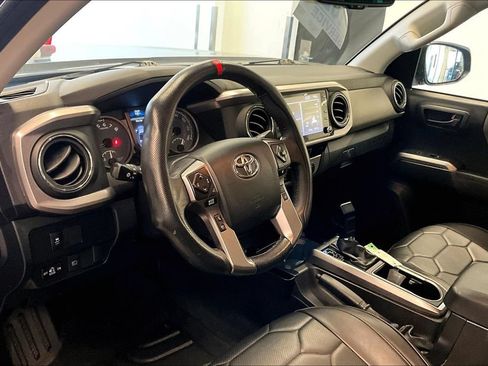 Used 2023 Toyota Tacoma SR5 w/ Black Out Package (TMS) AWD/4WD image 13