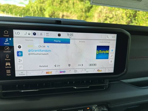 New 2025 Jeep Gladiator Rubicon w/ Convenience Group image 15