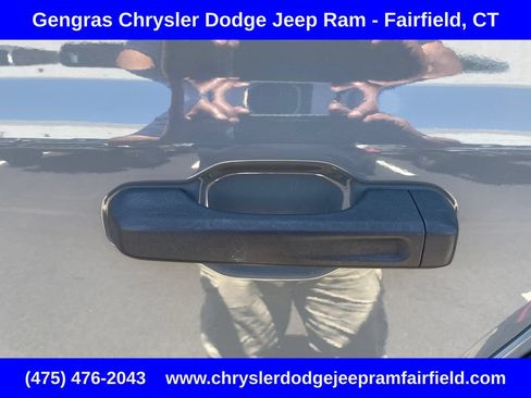 Used 2018 Jeep Wrangler Unlimited Sahara AWD/4WD image 31