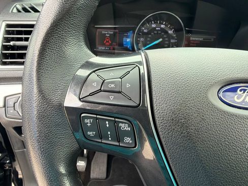 Used 2018 Ford Explorer Limited w/ Equipment Group 301A AWD/4WD image 23