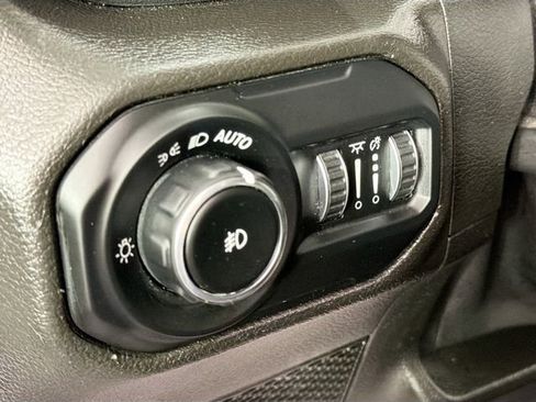 Used 2021 Jeep Wrangler Unlimited Sahara w/ Uconnect 4C Nav & Sound Group image 10