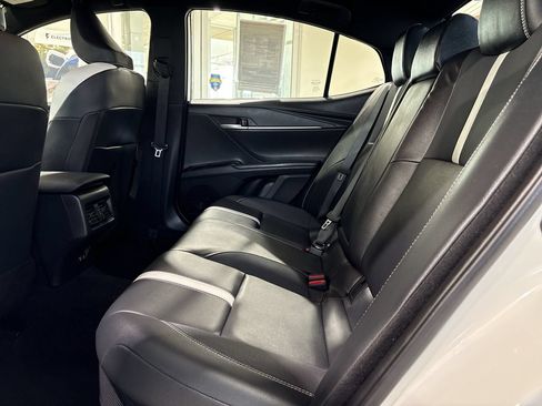 Used 2025 Toyota Camry SE FWD image 23