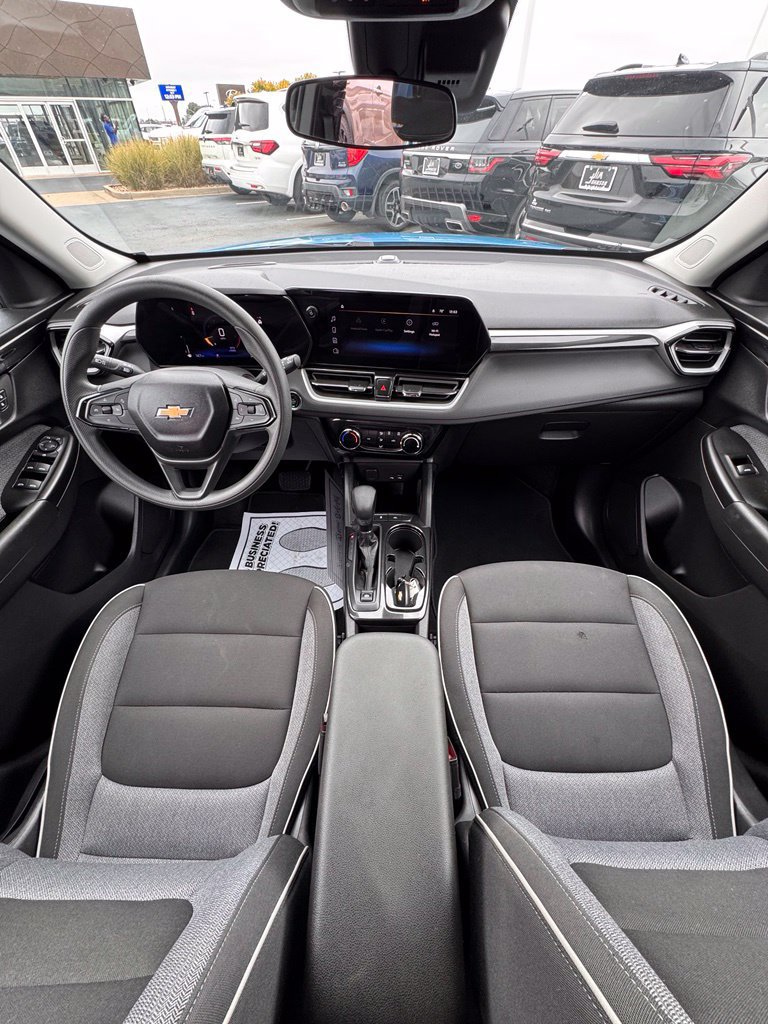 Used 2025 Chevrolet TrailBlazer LT FWD image 16