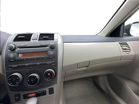 Used 2011 Toyota Corolla LE FWD image 39