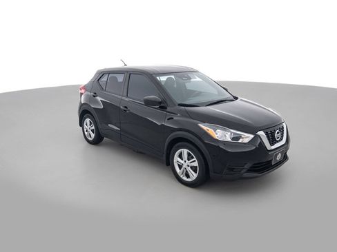 Used 2020 Nissan Kicks S FWD image 3