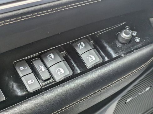 Used 2024 Jeep Wagoneer Series II AWD/4WD image 24