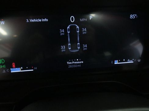 Used 2024 Jeep Grand Cherokee L Limited RWD image 17