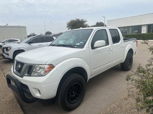 Used 2017 Nissan Frontier PRO-4X image 1