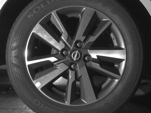 Used 2025 Nissan Versa SV image 15