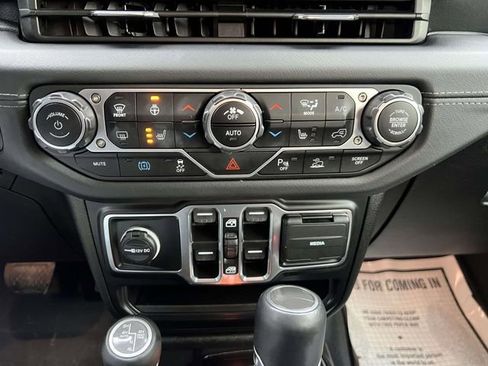 Used 2024 Jeep Wrangler Unlimited Sahara w/ Safety Group AWD/4WD image 25