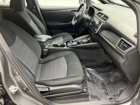 Used 2019 Nissan Leaf SV Plus w/ SV Plus Technology Package FWD image 17