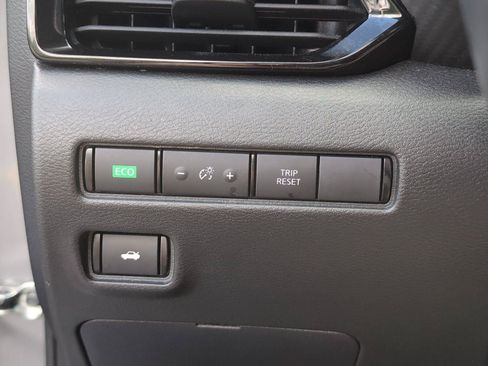 Used 2024 Nissan Sentra SV w/ All-Weather Package FWD image 29