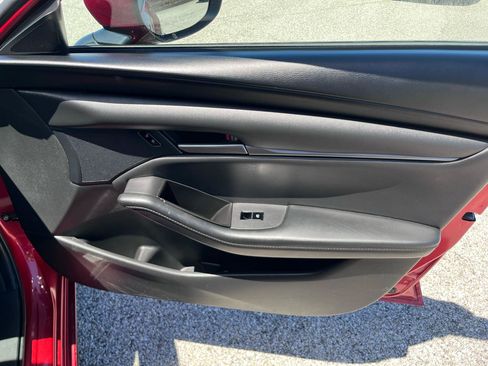 Used 2021 MAZDA MAZDA3 s FWD image 18