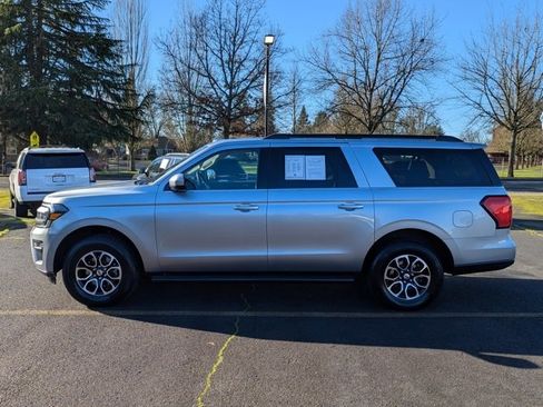 Used 2024 Ford Expedition Max XLT image 2