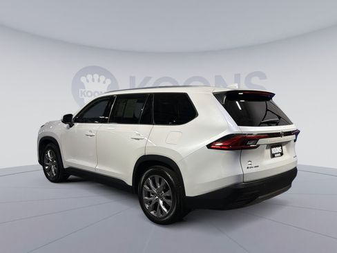 Used 2024 Toyota Grand Highlander AWD Hybrid image 4
