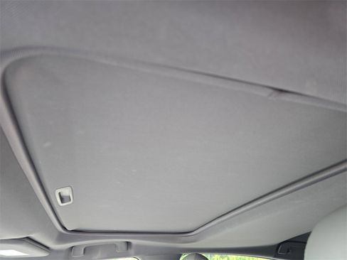 Used 2021 Toyota Avalon Limited image 24