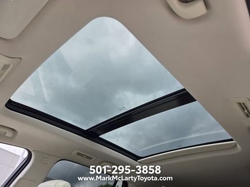 Used 2024 Cadillac XT6 Premium Luxury w/ Technology Package FWD image 19