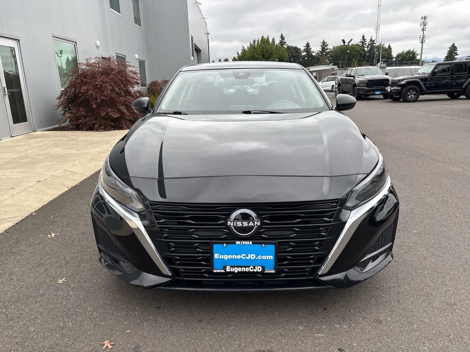 Used 2025 Nissan Altima 2.5 SV FWD image 6
