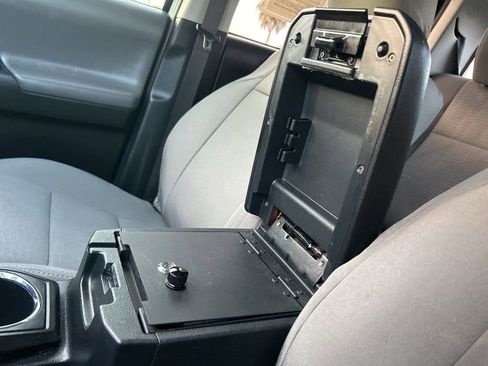 Used 2019 Toyota Tacoma SR w/ SR Convenience Package image 36