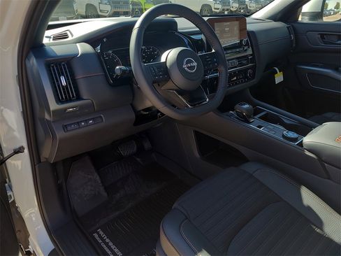 New 2025 Nissan Pathfinder Rock Creek image 15