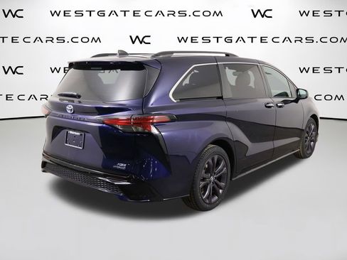Used 2022 Toyota Sienna XSE image 52