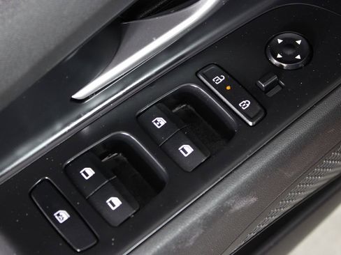 Certified 2025 Hyundai Elantra SEL image 22