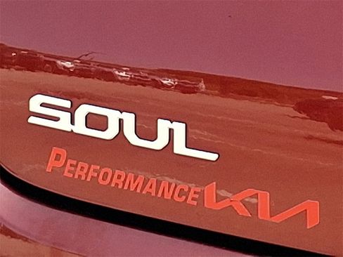 Used 2023 Kia Soul LX image 30