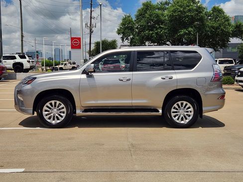 Certified 2022 Lexus GX 460 Premium w/ Premium Plus Package AWD/4WD image 4