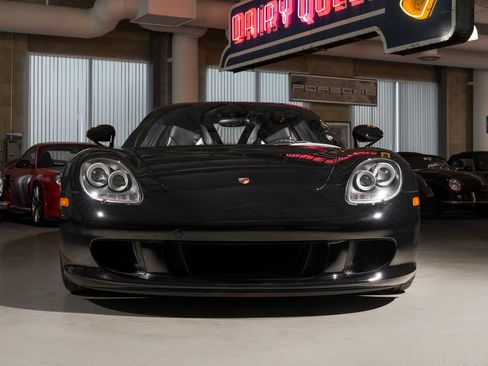 Used 2005 Porsche Carrera GT RWD image 5