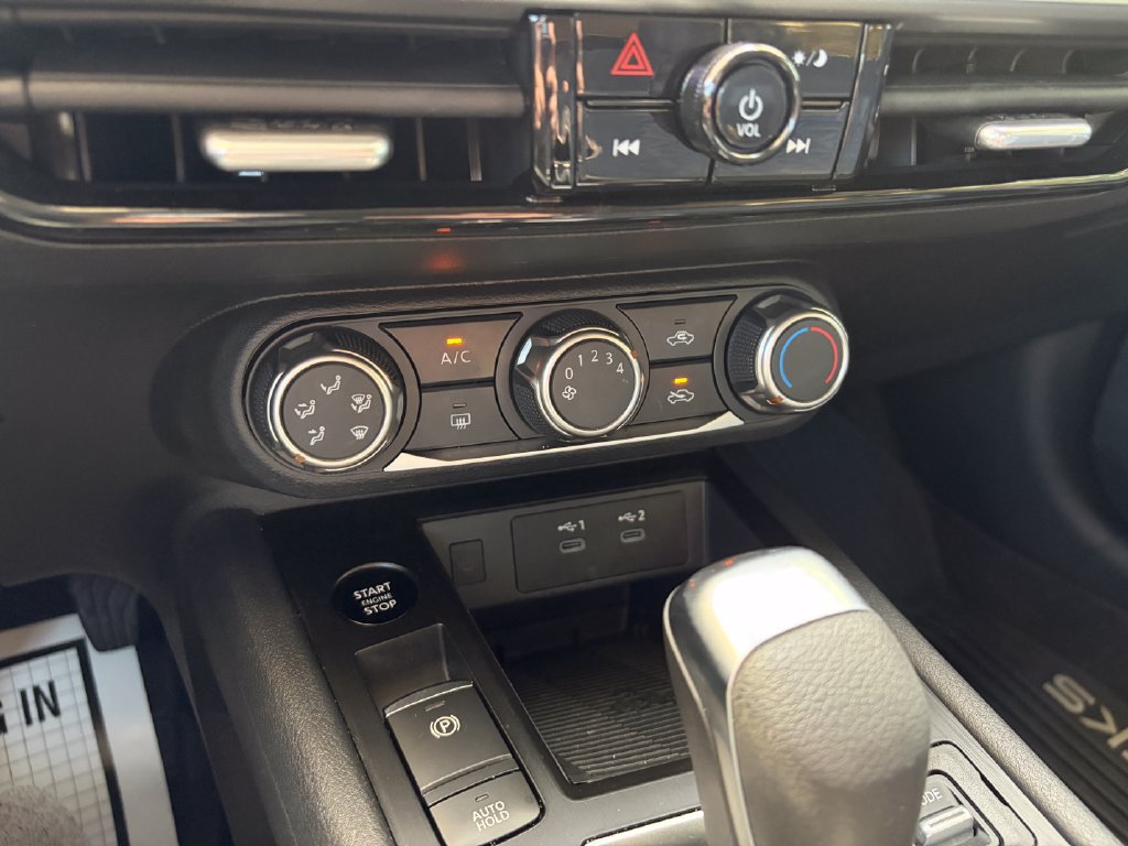 Used 2025 Nissan Kicks SV FWD image 21