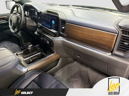 Used 2024 Chevrolet Silverado 1500 High Country w/ High Country Premium Package AWD/4WD image 31