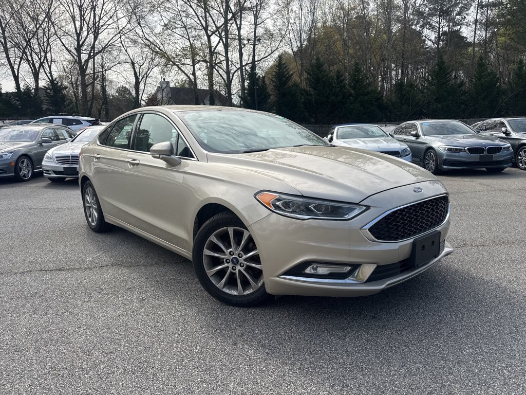 Used 2017 Ford Fusion SE w/ Fusion SE Technology Package FWD image 4