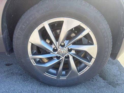Used 2016 Nissan Rogue SL AWD/4WD image 5