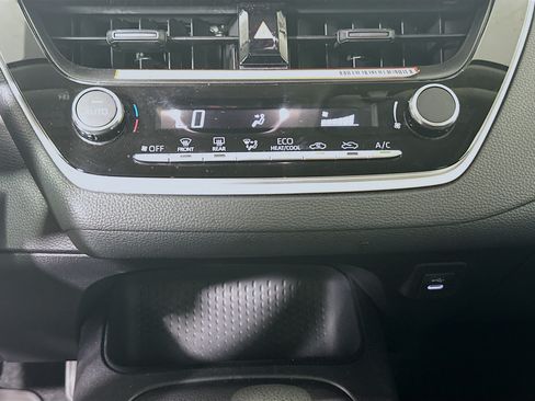 Used 2025 Toyota Corolla LE FWD image 22